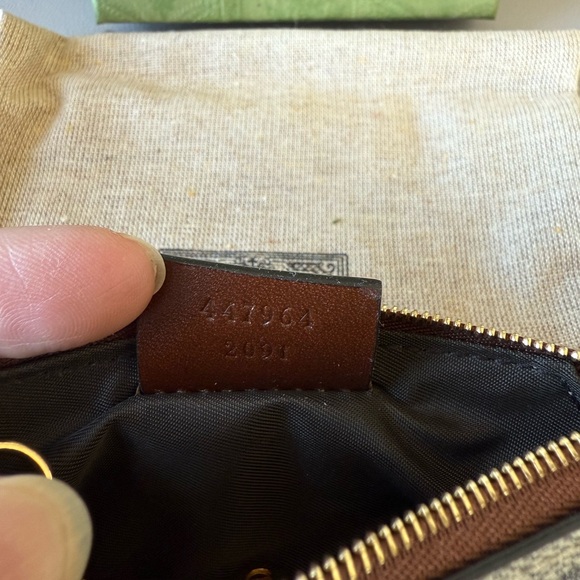 GUCCI Key Case - Picture 2 of 6